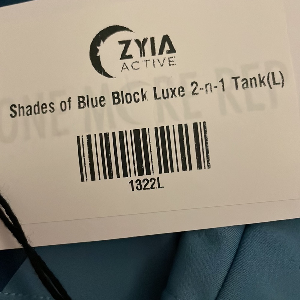 Zyia Active sports tank, size L (70% nylon and 30% spandex) - Picture 3 of 3